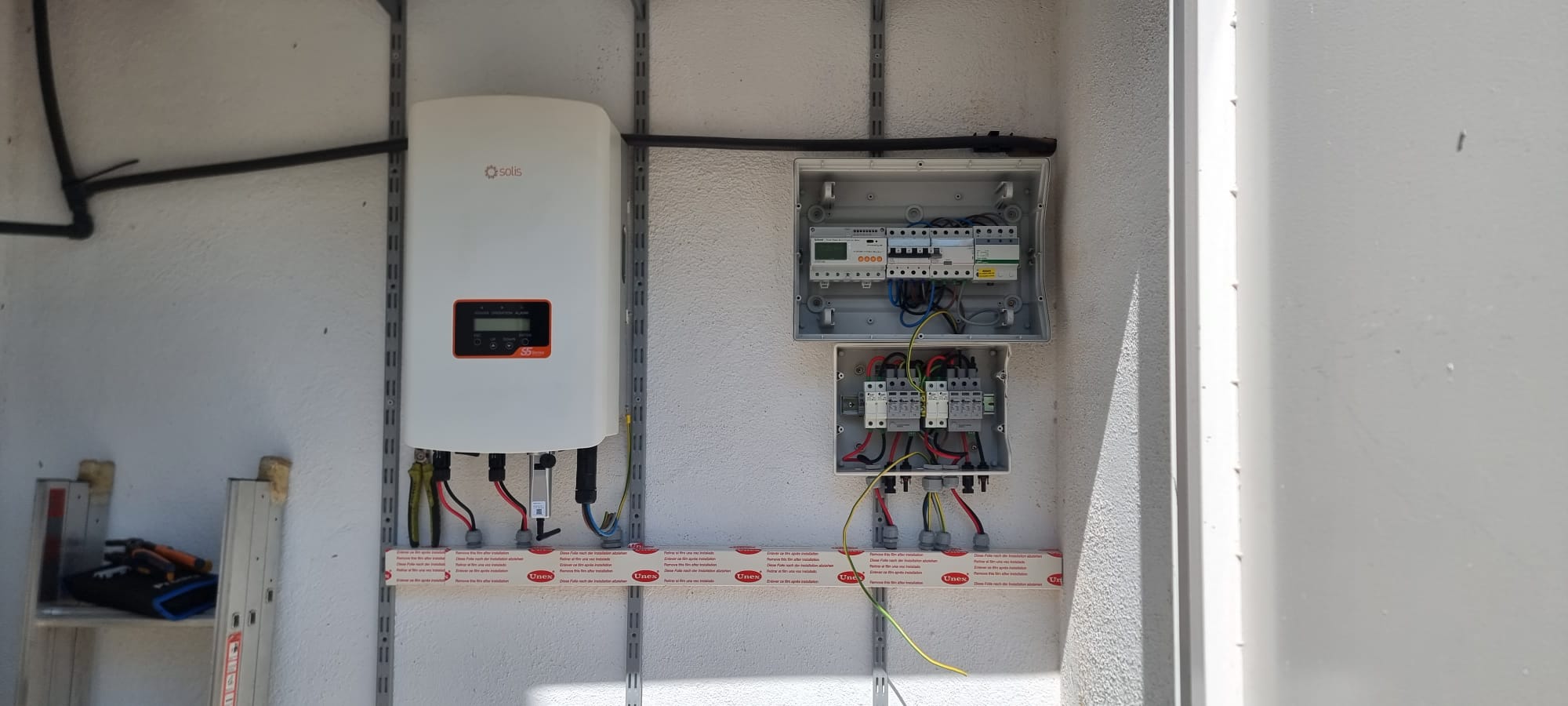 Paneles fotovoltaicos ASSA